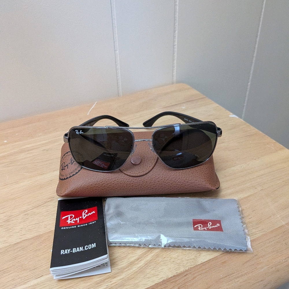 Ray-Ban Black and Brown Sunglasses Bag